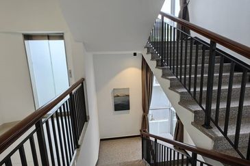 Full Reno Furnished!! 3 Storey Bungalow House USJ Avenue Swmming Pool