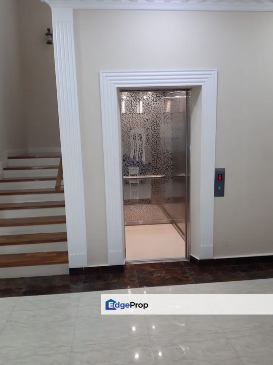 ((SOLD))  Kajang Puncak Saujana 1080 Residence 3 Sty Corner Lot Bungalow wt Lift, Selangor, Kajang