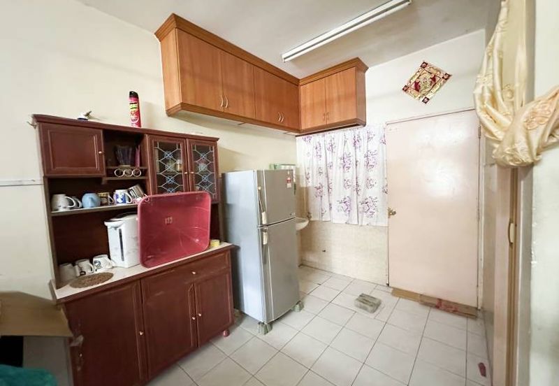 Taman Pinggiran Putra