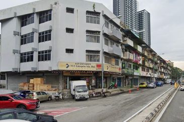 Roi 5%!! Sentul Barat Jln Ipoh 4 Storey Freehold Corner Shop Tenanted