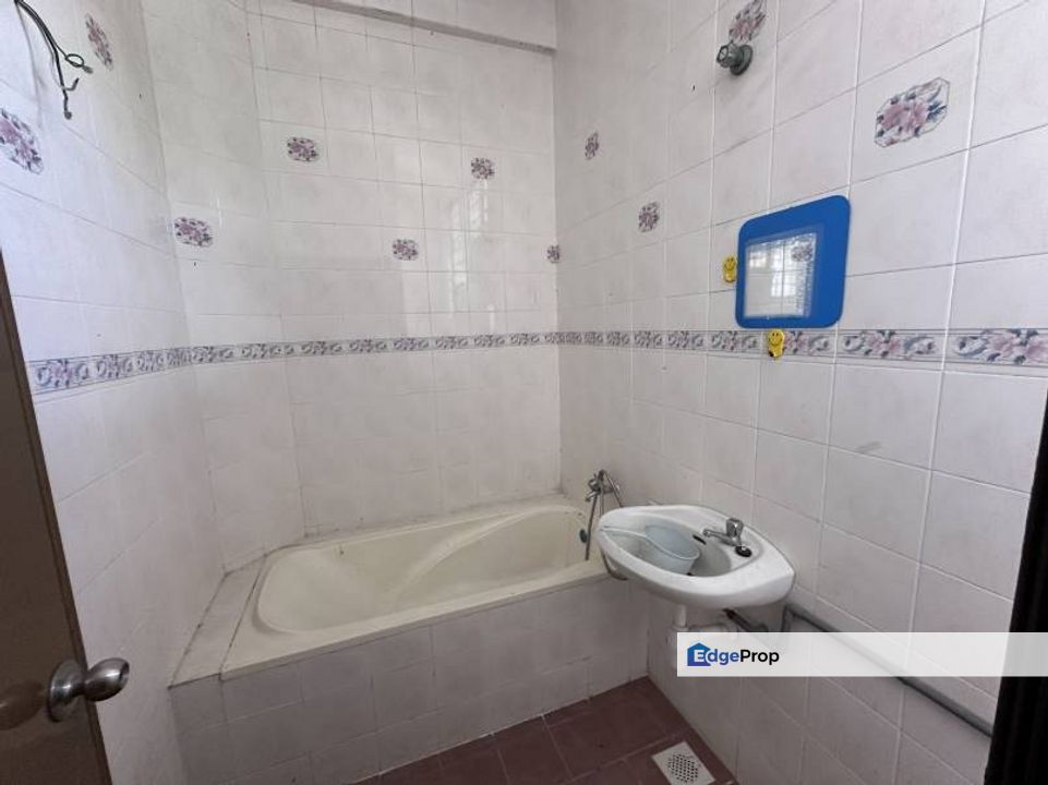 ((SOLD)) Nilai Tmn Desa Melati 2 Sty 24x75 House Near Inti College Gated Guarde, Negeri Sembilan, Seremban