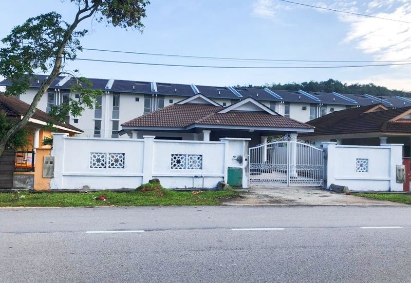 Taman Tasik Semenyih (Lake Residence)