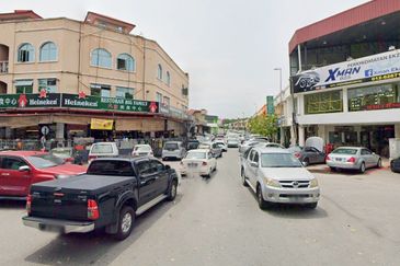 Rental Return 4% Bandar Puteri Puchong 3sty Shop 22x75 Prime Location