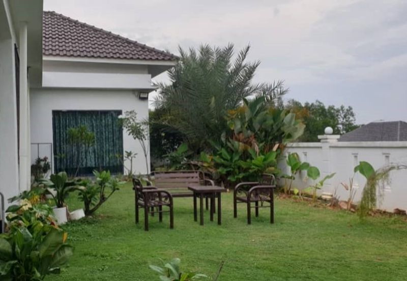 College Heights Garden Resort