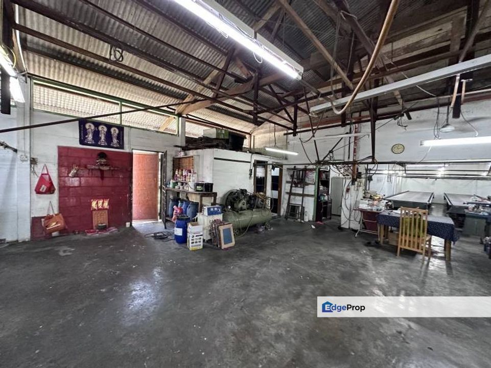Cheras Perdana 1 Sty Warehouse Light Factory Bandar Tun Hussein Onn, Selangor, Balakong