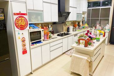 D'Premier @ Bandar Damai Perdana