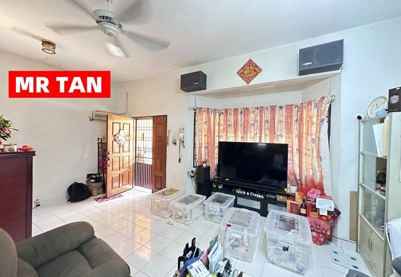 Persiaran Taming Kiri 7