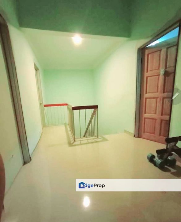 ((SOLD)) Below Market Unit Taman Seremban 3 Tiga 2 Storey House 20x70 Near Uitm, Negeri Sembilan, Seremban