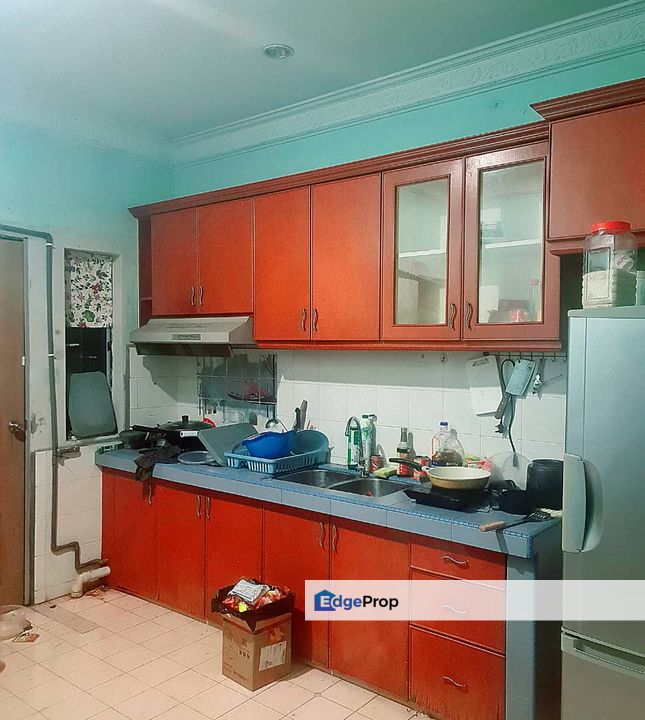 ((SOLD)) Below Market Unit Taman Seremban 3 Tiga 2 Storey House 20x70 Near Uitm, Negeri Sembilan, Seremban