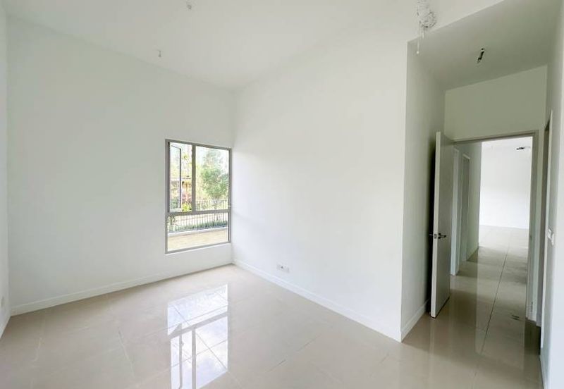 Lakefront Condominium | Emerald Hills @ Alam Damai