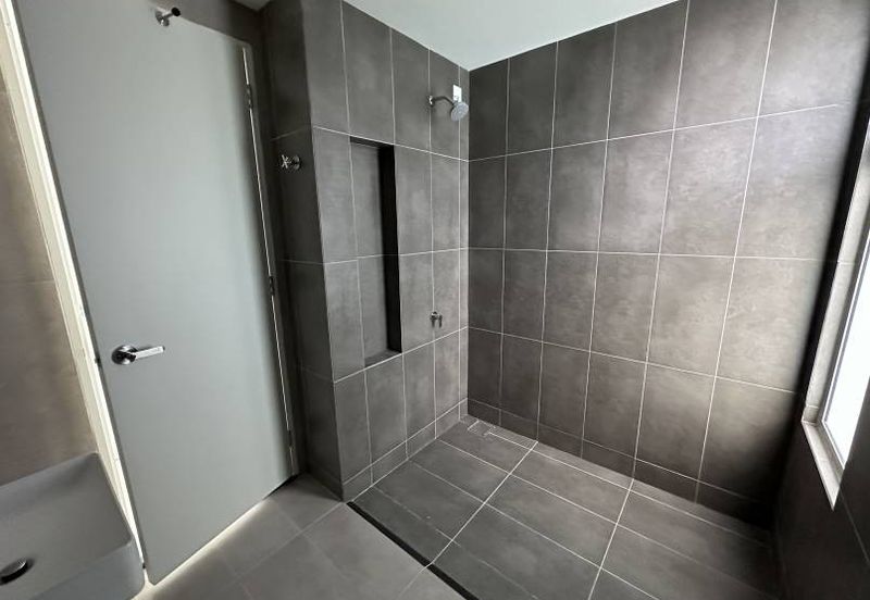 Lakefront Condominium | Emerald Hills @ Alam Damai