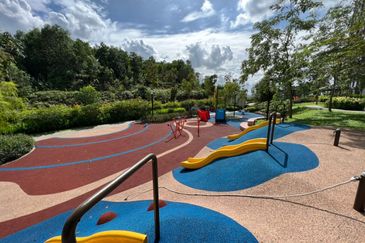 Lakefront Condominium | Emerald Hills @ Alam Damai