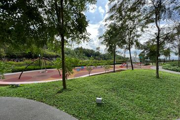 Lakefront Condominium | Emerald Hills @ Alam Damai