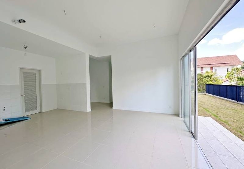 Lakefront Condominium | Emerald Hills @ Alam Damai