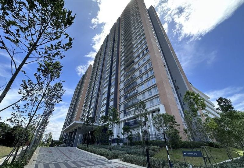 Lakefront Condominium | Emerald Hills @ Alam Damai