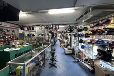 Corner With 5% Roi!! Jalan Ipoh 4 Sty Freehold Shop Sentul Barat Mrt