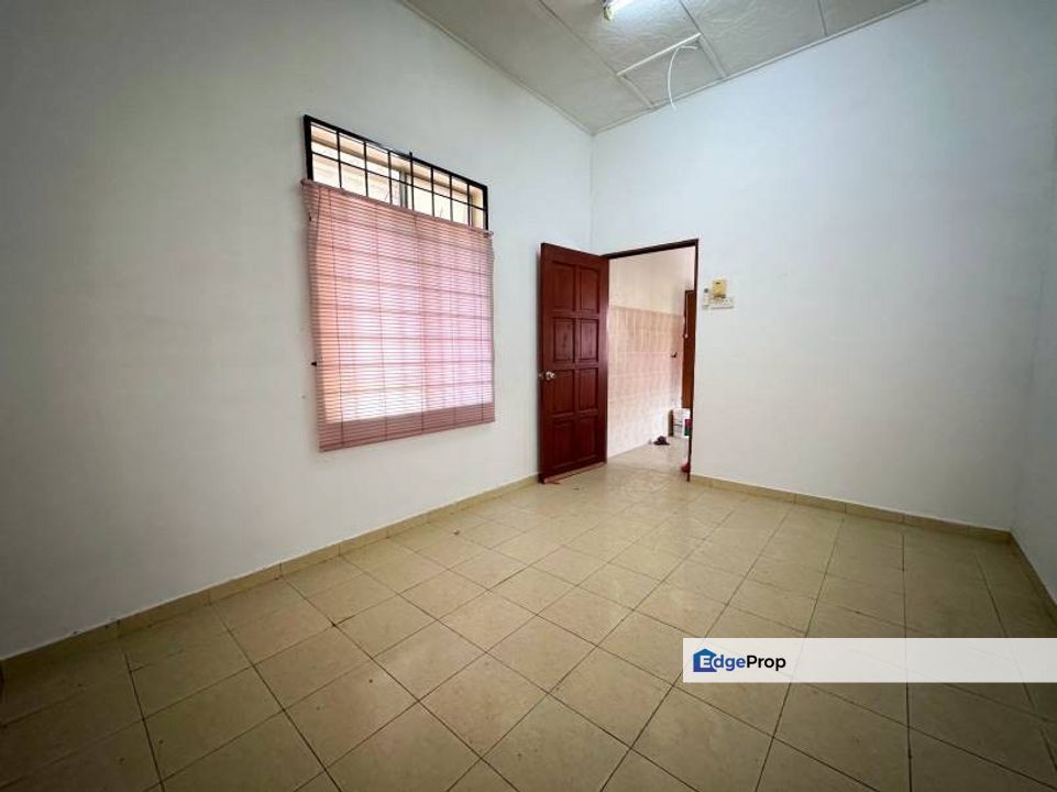 Nilai Desa Cempaka 1 Sty 42x70 Corner House 20ft Land Reno Extendend, Negeri Sembilan, Nilai