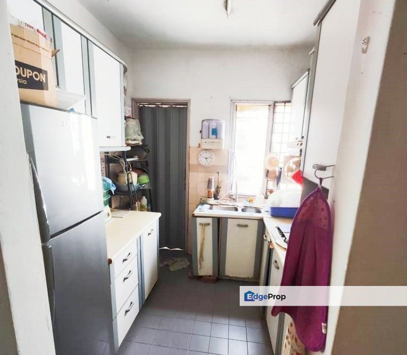 {Nego} Full Loan 932 sf Near Lrt Bella Vista Condo Jalan Cahaya Ampang, Selangor, Ampang