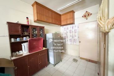 Taman Pinggiran Putra