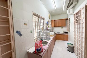 Taman Pinggiran Putra