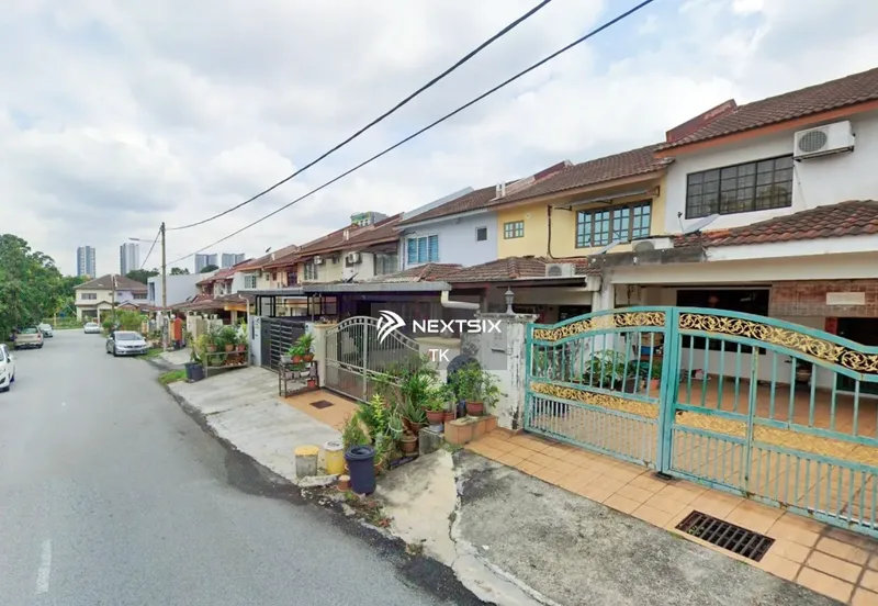 Taman Pinggiran Putra