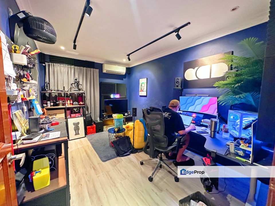 ((SOLD)) Taman Pinggiran Mahkota Cheras, 2 Storey Fully Extended Renovated House 20x65, Selangor, Cheras South