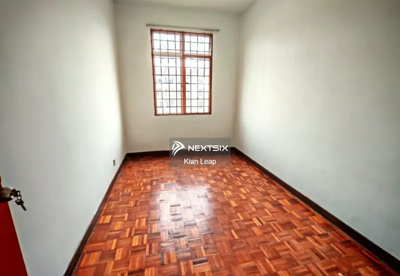 Subang Perdana Goodyear Court 8