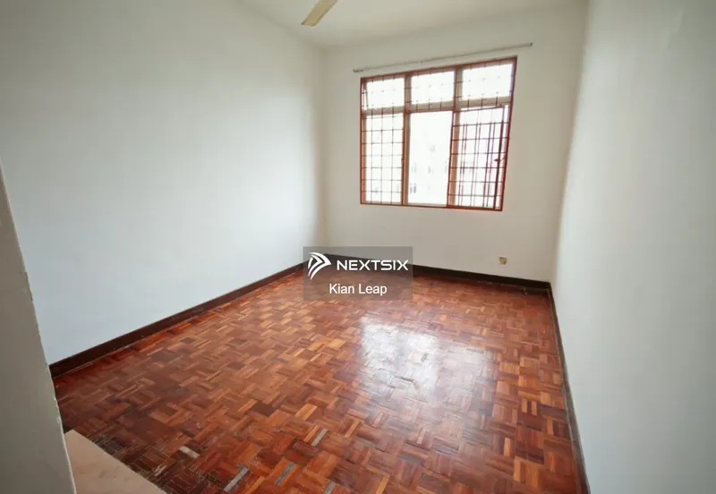 Subang Perdana Goodyear Court 8