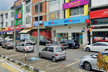 Banting Town 2 Storey Corner Shop 20x100 Jalan Sultan Alam Shah