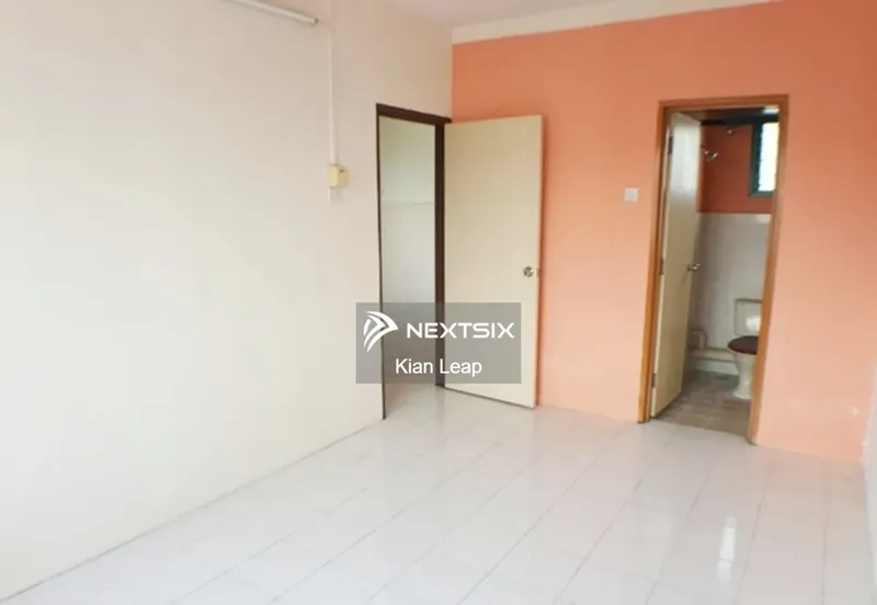 Vista Pinggiran, Taman Pinggiran Putra