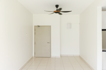 Full Loan 🔥 D'Camelia Court Nilai Impian Partly Furnished Newly Paint