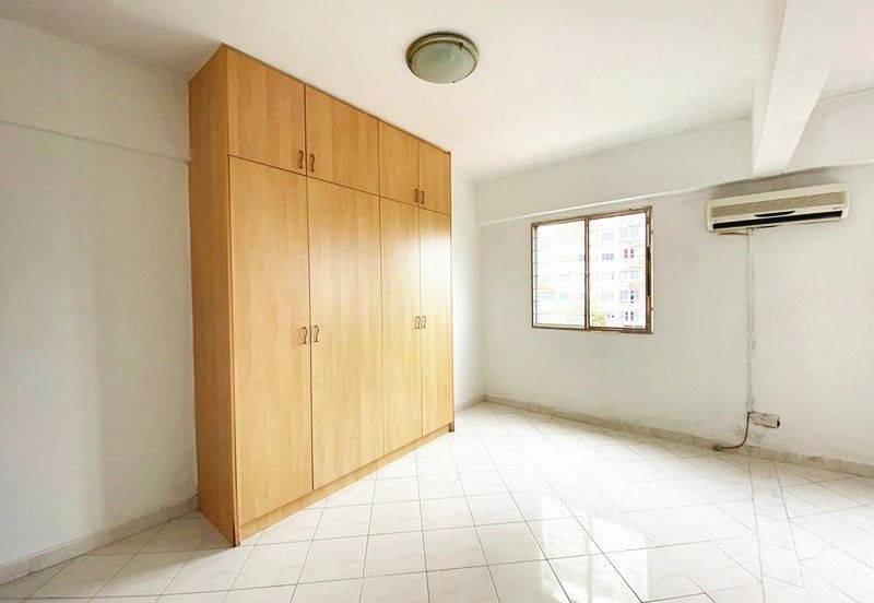 Below Market 🔥 Pangsapuri Vista Serdang Taman Bukit Serdang Basic Unit