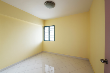 Below Market 🔥 Pangsapuri Vista Serdang Taman Bukit Serdang Basic Unit