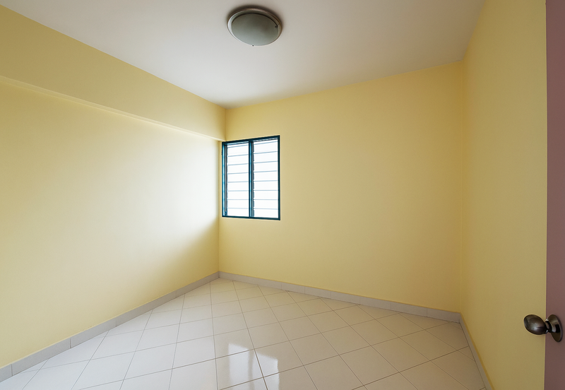 Below Market 🔥 Pangsapuri Vista Serdang Taman Bukit Serdang Basic Unit