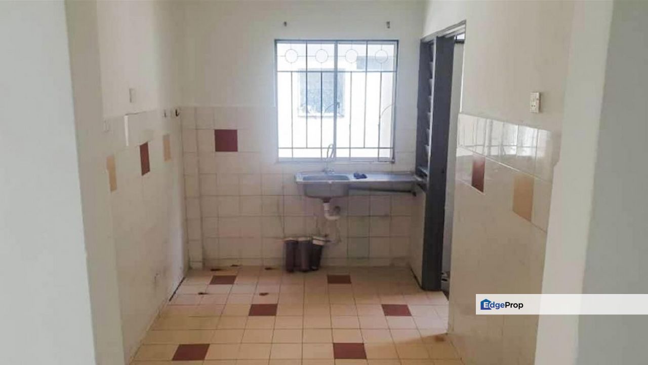 Corner Lot Pangsapuri Carlina Kota Damansara Full Loan Low Deposit, Selangor, Kota Damansara