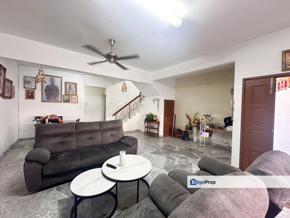 Taman Desa Mewah Kajang Semenyih 20x70 Double Storey House Below Market Price, Selangor, Semenyih