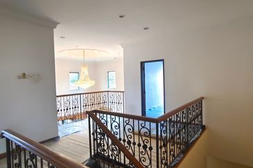 Kota Kemuning Bunglow Fully Renoveted 