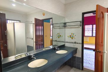 Kota Kemuning Bunglow Fully Renoveted 