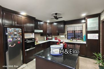 R40. Sri Andalas Semi D fully furnished Klang