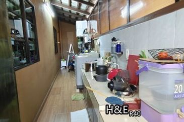 R40. Sri Andalas Semi D fully furnished Klang