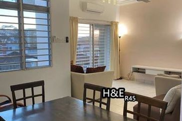 Fully furnished 2.5 Storey Tmn Puncak Jalil Premium Homes