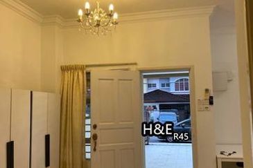 Fully furnished 2.5 Storey Tmn Puncak Jalil Premium Homes