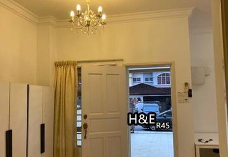 Fully furnished 2.5 Storey Tmn Puncak Jalil Premium Homes