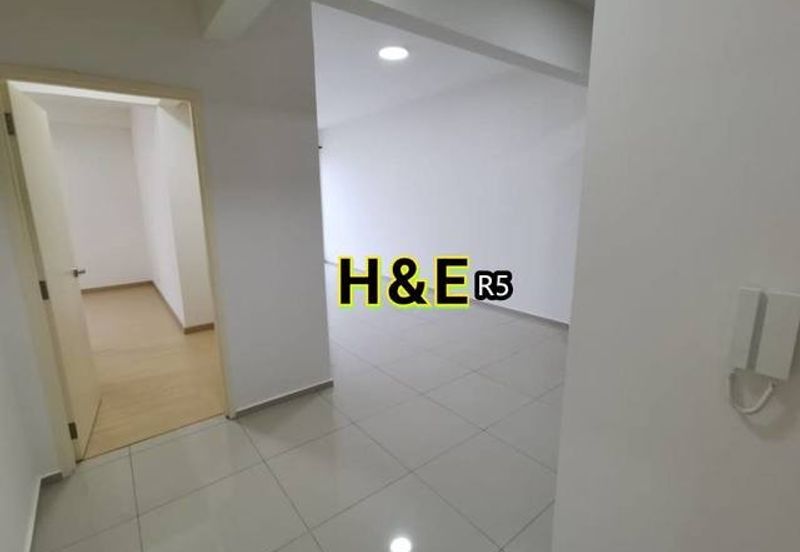 Gravit8 condominium Klang