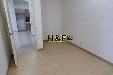 Gravit8 condominium Klang