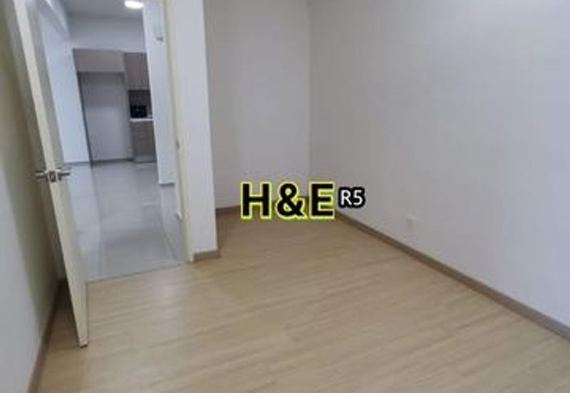 Gravit8 condominium Klang