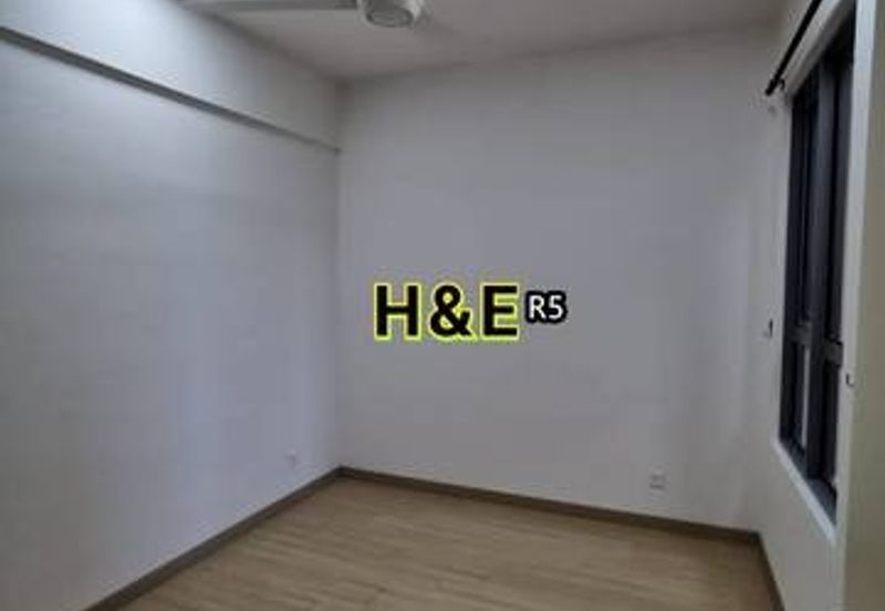 Gravit8 condominium Klang