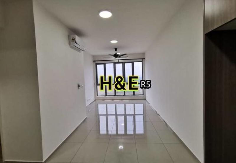 Gravit8 condominium Klang