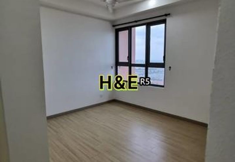 Gravit8 condominium Klang