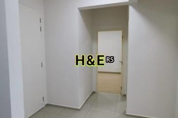 Gravit8 condominium Klang